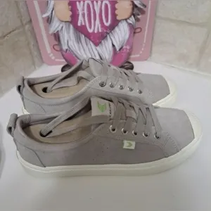 Cariuma Gray Suede Sneakers Size 8