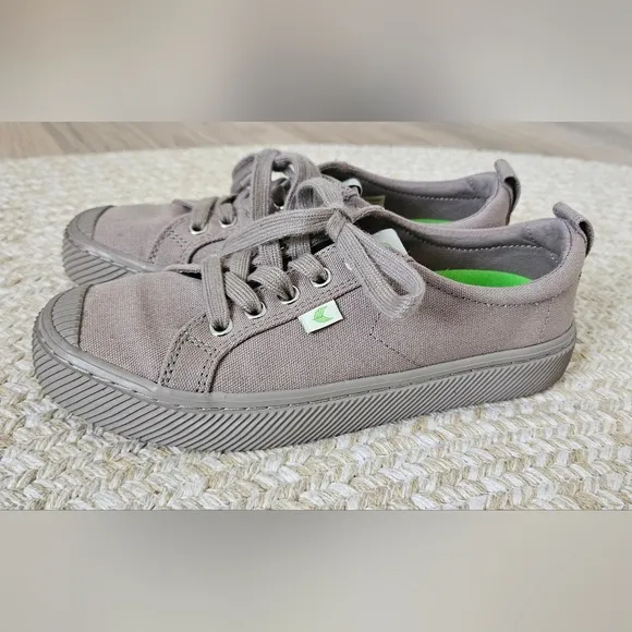 CARIUMA OCA Low Mystic Grey Canvas Sneakers Shoes Womens Size 6