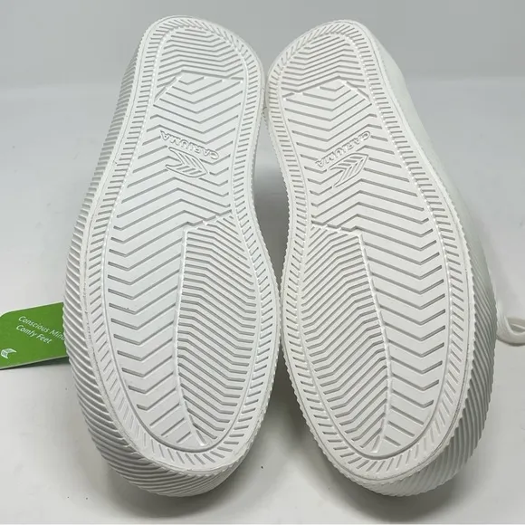 Cariuma OCA Low Shoes Womens 10 Mens 8.5 Off  White Canvas Lace Up Sneakers