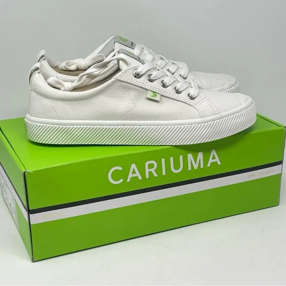 Cariuma OCA Low Shoes Womens 10 Mens 8.5 Off  White Canvas Lace Up Sneakers