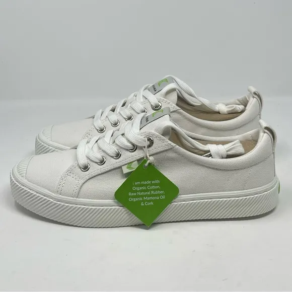 Cariuma OCA Low Shoes Womens 10 Mens 8.5 Off  White Canvas Lace Up Sneakers