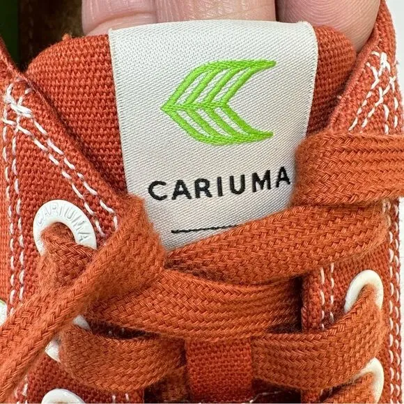 CARIUMA Pantone Rust/Off-White Canvas Women’s Size 7