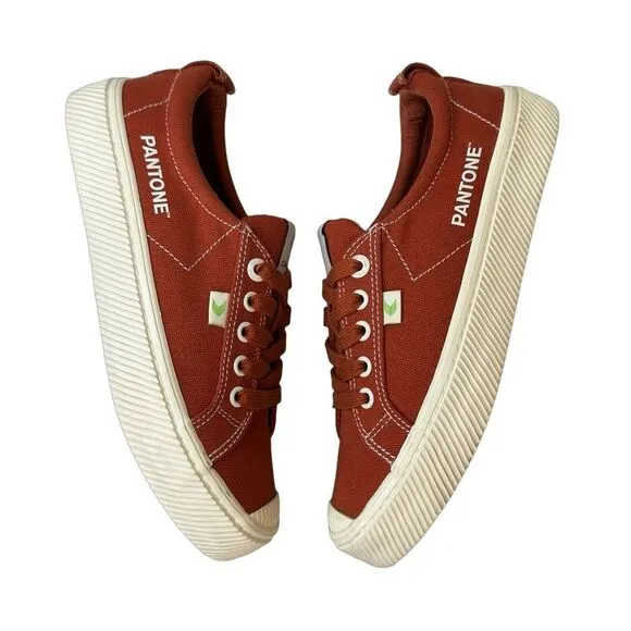 CARIUMA Pantone Rust/Off-White Canvas Women’s Size 7