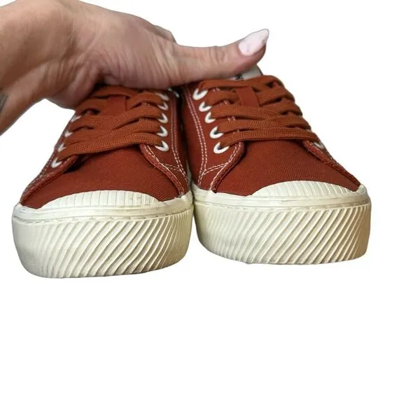 CARIUMA Pantone Rust/Off-White Canvas Women’s Size 7