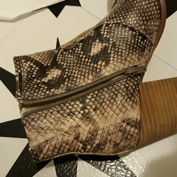 Carlos Santana Python Snake Boots with Zipper Animal Print Reptile Faux Leather