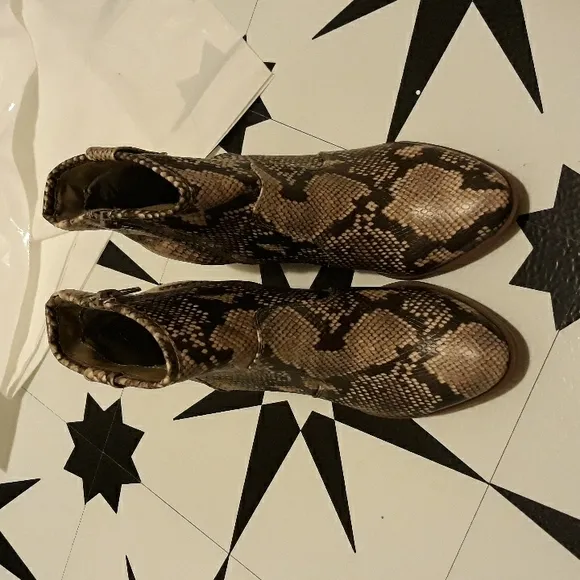 Carlos Santana Python Snake Boots with Zipper Animal Print Reptile Faux Leather