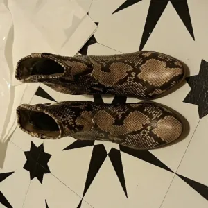 Carlos Santana Python Snake Boots with Zipper Animal Print Reptile Faux Leather