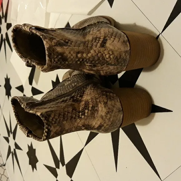 Carlos Santana Python Snake Boots with Zipper Animal Print Reptile Faux Leather