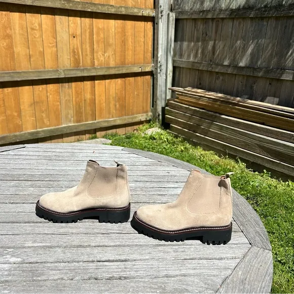 Caslon Miller Water Resistant Chelsea Boots size 5.5