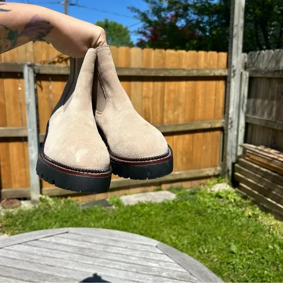 Caslon Miller Water Resistant Chelsea Boots size 5.5