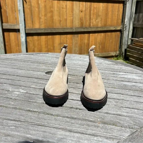 Caslon Miller Water Resistant Chelsea Boots size 5.5