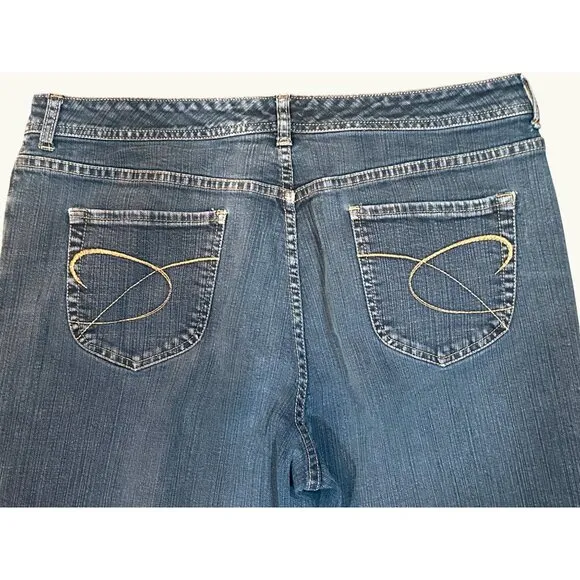 Chicos Platinum Denim Quartz M2 Mid Rise Bootcut Jeans Blue Embroidered Back Poc