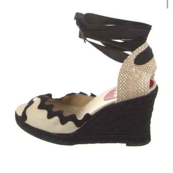 CHRISTIAN LOUBOUTIN Scallop Edge Cream Black Peep Canvas Virage 100 Wedges EU 39