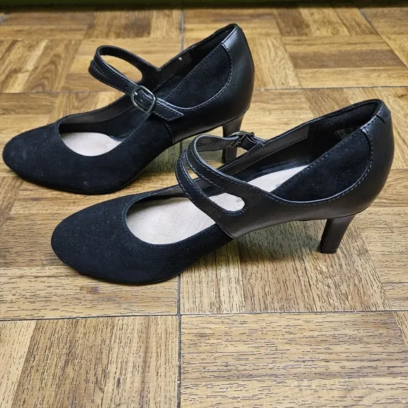 Clarks Black Mary Jane Heels Size 7 Collection by Clarks Soft Cushion Shoes