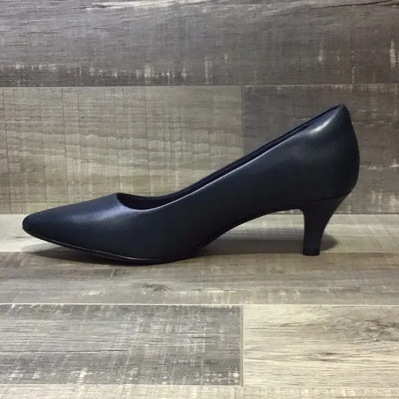 Clarks - Linvale Jerica “Navy Leather” 37211