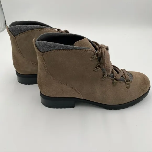 Clarks Soft Cushion Lace Up Fall Winter Suede Hiking Trail Ankle Boots 11 (NWOT)