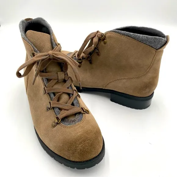 Clarks Soft Cushion Lace Up Fall Winter Suede Hiking Trail Ankle Boots 11 (NWOT)
