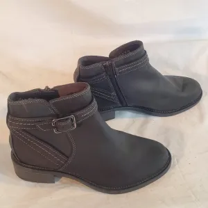 Clarks Women's Size 9 Maye Strap Black Leather Boots New