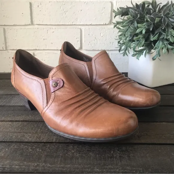 Cobb Hill Brown Smooth Leather Adele Casual Dress Shoes