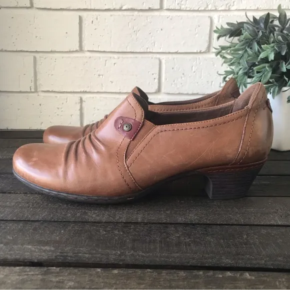 Cobb Hill Brown Smooth Leather Adele Casual Dress Shoes