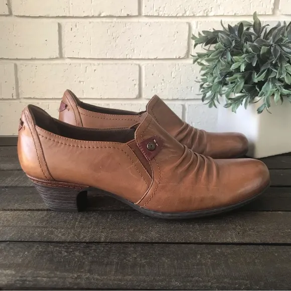Cobb Hill Brown Smooth Leather Adele Casual Dress Shoes