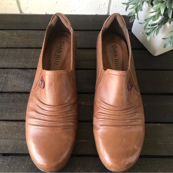Cobb Hill Brown Smooth Leather Adele Casual Dress Shoes