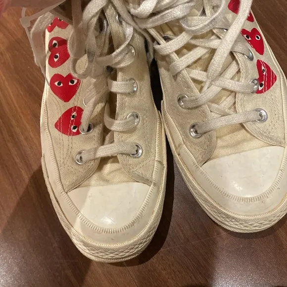 COMME DES GARÇONS PLAY Converse Chuck Taylor /High Top Sneaker men’s 6 women’s 8