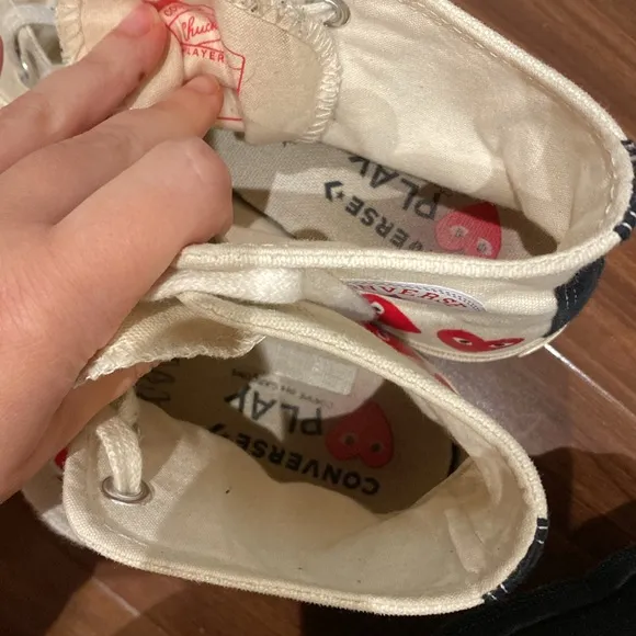 COMME DES GARÇONS PLAY Converse Chuck Taylor /High Top Sneaker men’s 6 women’s 8