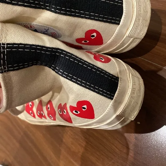 COMME DES GARÇONS PLAY Converse Chuck Taylor /High Top Sneaker men’s 6 women’s 8