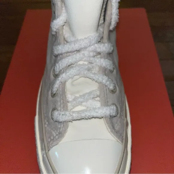 Converse Gender Inclusive Chuck 70 High Top Sneakers  Beach Stone Women’s Size 9