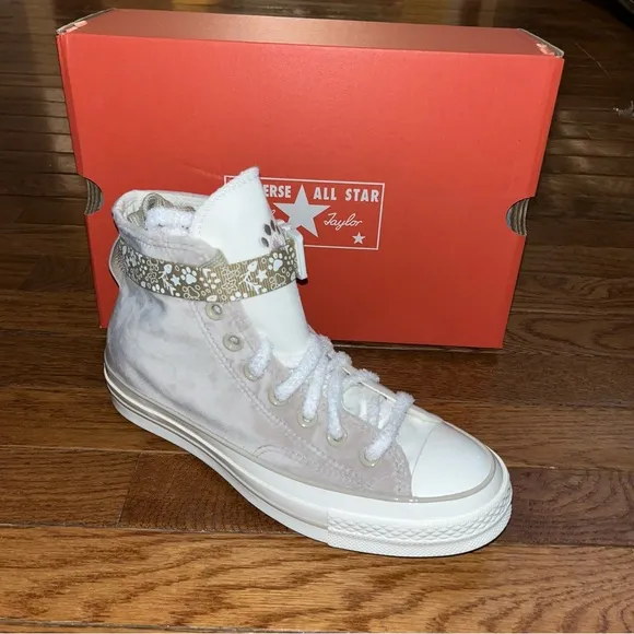 Converse Gender Inclusive Chuck 70 High Top Sneakers  Beach Stone Women’s Size 9