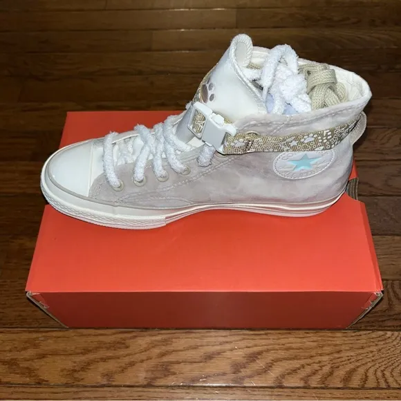Converse Gender Inclusive Chuck 70 High Top Sneakers  Beach Stone Women’s Size 9