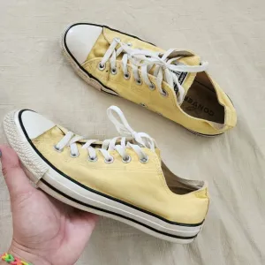 Converse light yellow allstar shoes mens 8/womens 10