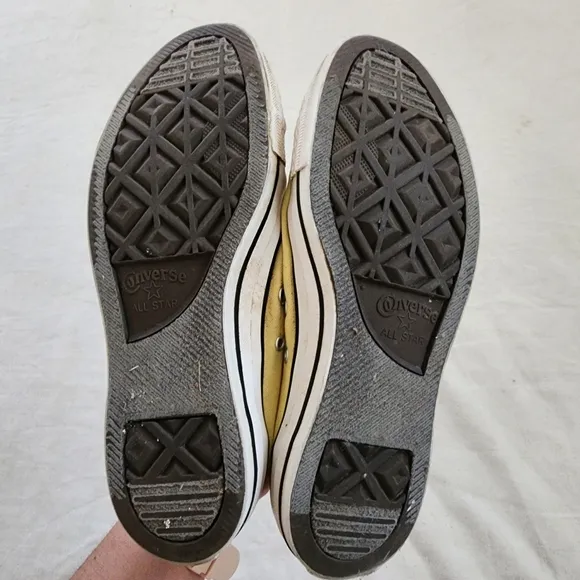 Converse light yellow allstar shoes mens 8/womens 10
