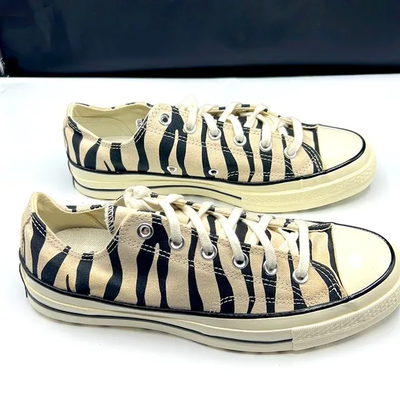 Converse shoes brand new size 8