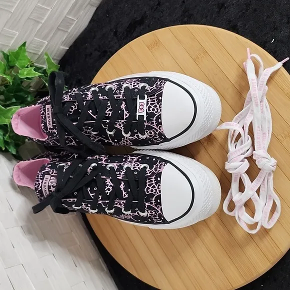 👉CONVERSE x HELLO KITTY CHUCK TAYLOR ALLSTAR CHUNKY HEEL CANVAS OX BLACK ~SZ 9