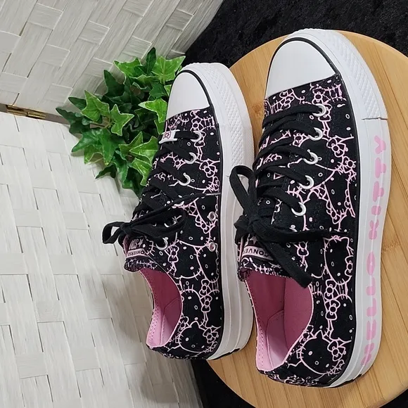 👉CONVERSE x HELLO KITTY CHUCK TAYLOR ALLSTAR CHUNKY HEEL CANVAS OX BLACK ~SZ 9