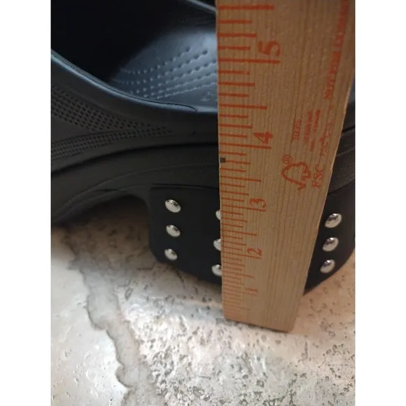 CROCS Shoes Men 12 Women 14 SIREN STUDDED CLOGS Black W/ Silver Studs Heels
