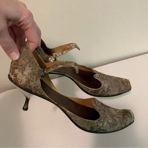 Cydwoq brown leather custom made kitten heels size 39.5