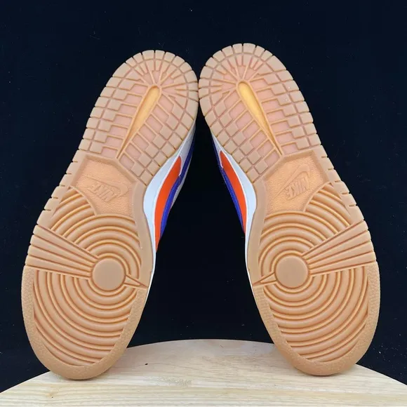 D21 - SIZE 6.5Y / 8 WOMENS NIKE DUNK LOW SAFETY ORANGE/SOFT PINK FN0600 801
