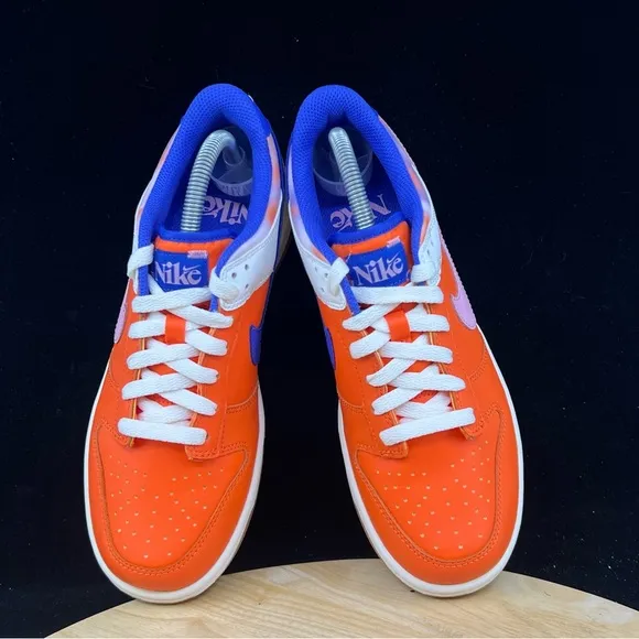 D21 - SIZE 6.5Y / 8 WOMENS NIKE DUNK LOW SAFETY ORANGE/SOFT PINK FN0600 801
