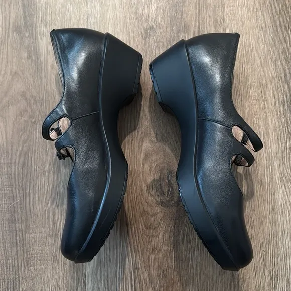 Dansko Fynn Mary Jane Shoes