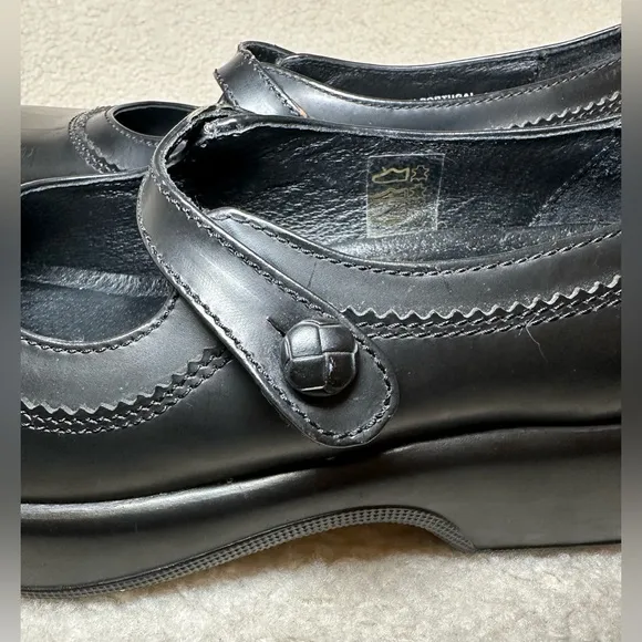 DANSKO Mary Jane’s black leather chunky goth elastic button closure strap 39