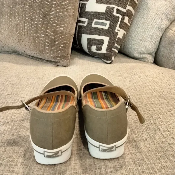 Dansko Vegan Valerie Canvas Mary Jane Clogs Shoes