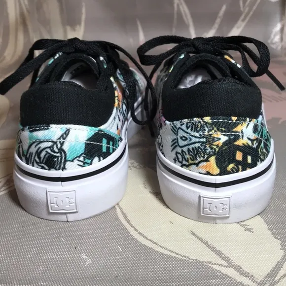 DC Brand Youth NEW Trase SP ADB300305 Skateboarding Lace Up Shoes Graffiti Print