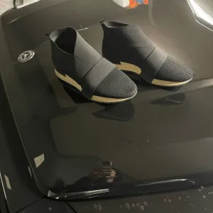 Designer shoe Sale!!! Balenciaga sneaker size 39