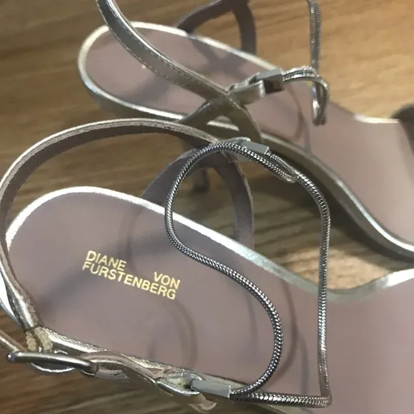 DIANE VON FURSTENBERG  leather slingback shoes