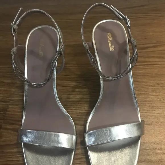DIANE VON FURSTENBERG  leather slingback shoes