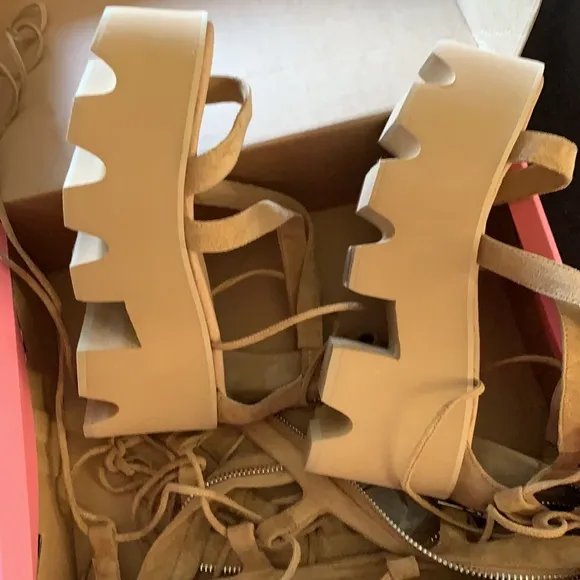 Dolls Kill sugarbaby summer feels platform 7 light brown tan