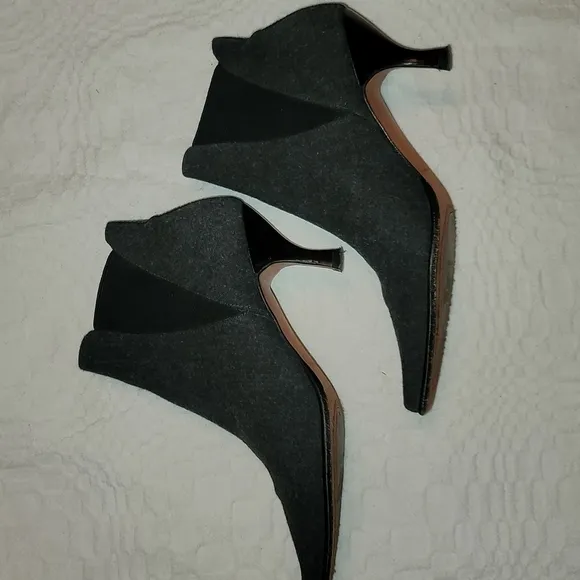 Donald J Pliner booties wool pointed toe gray 2.5&quot; heels ankle boots sz 6